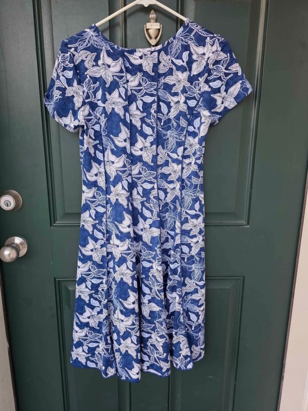 Blue Floral Short Sleeve A Line Dress Size Medium Stretch Midi - Picture 7 of 9